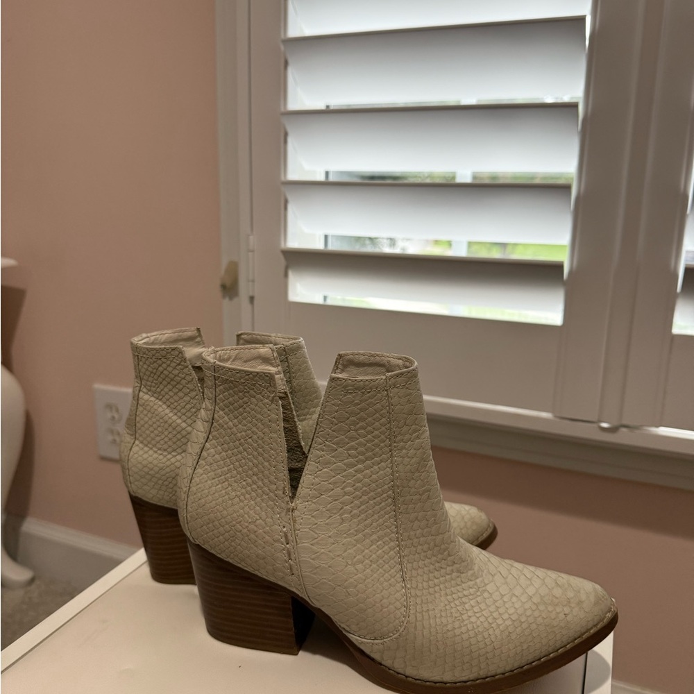 Women's Cream Ankle Boots
